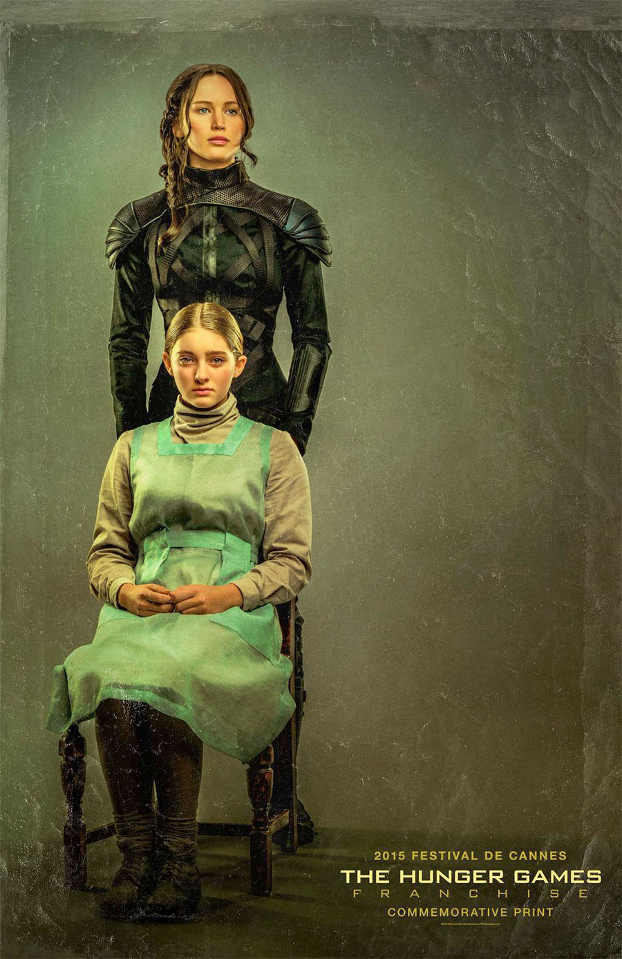 jennifer-lawrence-willow-shields-mockingjay-part-2-poster-lionsgate