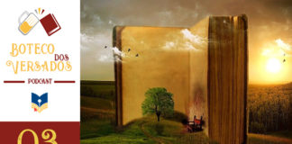 Vitrine do podcast Boteco dos Versados. Tem uma coluna lateral à esquerda, com a logo do podcast (uma caneca de chopp e um livro), o nome do podcast, a logo do site Leitor Cabuloso e abaixo o número do episódio 03. Em destaque, um imenso livro aberto em pé fazendo um "V". Dentro do livro há uma árvore com uma pequena cadeira. Ao fundo um milharal e um pôr-do-sol. Escrito em cima está "Amizade e Livros".