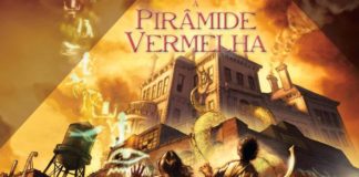 Recorte da capa do livro. O titulo "A Pirâmide Vermelha" no topo. Ilustração em tom amarelado mostra um fabrica com uma serpente gigante entrelaçada pelas janelas. Duas pessoas de frente para a fábrica, a da esquerda, de cabelos longos projetando Hierógrifos pela mão, a da direita com cabelo curto segurando um khopesh