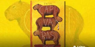 Ilustração com um fundo amarelo, e três capivaras uma sobre as costas da outra, a do meio com uma gravata listrada. Em primeiro plano distribuido sobre cada uma delas, o título: Enfim, Capivaras. na base, o nome da autora Luisa Geisler.