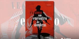 Capa do livro. Um fundo vermelho, e na frente a silhueta preta de uma pessoa vestindo uma capa, com traços cinzas, e segurando uma faca em cada mão onde a pessoa pisa aparecem circulos com um mapa desenhado. Em primeiro plano, sobre a silhueta, o nome da autora, e o título do livro.