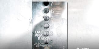 Capa do livro. Um painel interno de elevador riscado e desgastado assim como os botões, que aparecem do 7, no topo, até o 1, na base. Ao lado de cada botão está desenhado em branco, também desgastado o número. O botão do 1, não mostra o número e está aceso. O painel mostra o reflexo embaçado de um homem negro. Na base à esquerda, o titulo do livro e o nome do autor.