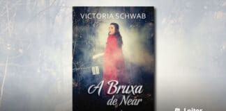 Capa do livro. Imagem de uma moça com capa vermelha cobrindo todo o corpo, segurando uma lamparina, olhando para trás e caminhando por uma floresta escura e enevoada. Em primeiro plano, no topo, o nome da autora, e na base o título do livro.