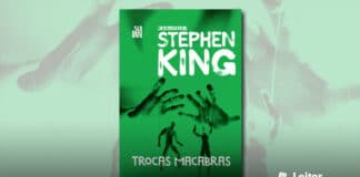 A capa do livro é toda verde, com imagens sobreadas de duas mãos de pessoas distintas, com fios de marionetes, cada mão levando para um boneco de marionete articulado. No topo, em branco o texto "Biblioteca Stephen King". Na base, o título do livro.