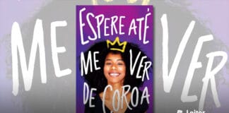 Capa do livro. Um fundo em degradê roxo. Uma moça negra de blusa escura e sorridente. O título, em branco ao redor do rosto dela cobre toda a capa. E um desenho de uma coroa amarela, simulando estética de giz, sobre a cabeça dela.