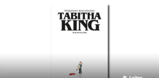 Capa do livro. Fundo branco, no topo o título do livro, e logo abaixo, em fonte grande, o nome da autora. Mais abaixo, uma miniatura de um casal se abraçando e manchas de sangue no chão, ao lado.