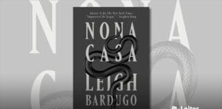 Capa do livro em tons cinzas. Fundo cinza escuro, no topo, o texto em cinza claro: Autora #1 do The New Yotk Times "Impossivel de largar." - Stephen King. Ocupando toda a capa, o título e o nome da autora em letras grandes, e uma cobra indo em direção para baixo, enrolada entre as letras.