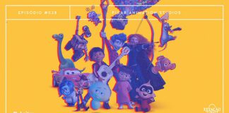 Fundo amarelo chapado. Em destaque, composição com diversos personagens de filmes da Pixar, em tons azulados e detalhes vermelhos: da direita para esquerda, Remy (Ratatouille), Nemo (Procurando Nemo), Mérida (Valente), Zezé (Os Incríveis), Ian Lightfoot (Dois Irmãos), Miguel (Viva – A Vida É uma Festa), 22 (Soul), Woody (Toy Story), Tristeza (Divertidamente), Relâmpago McQueen (Carros) e Arlo (O Bom Dinossauro). Acima, estão Dotty (A Vida de Inseto) e Wall-e (Wall-e), além de uma casa voando com a ajuda de balões (Up - Altas Aventuras). A imagem possui margem linear branca. Na parte superior, na mesma cor, há o letreiro “Episódio #028 - Pixar Animation Studios”, e, na inferior, os logos do podcast “Estação 21” e do site “Leitor Cabuloso”.