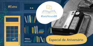 Imagem de fundo contendo uma ilustração da fachada da azul Livraria LeiaNovosBr. A fachada é composta por uma porta amarela com uma vidraça onde dois olhos de uma criatura mágica que está espiando, ao lado da vitrine da livraria que mostra vários livros coloridos desorganizados, também com alguns olhos claros espiando entre eles. No canto superior esquerdo há aa indicação de que é um episódio Extra, no centro da imagem há a logo do podcast em um fundo branco. A logo é formado pelo texto #LeiaNovosBr em azul, abaixo de ícones que simbolizam um livro azul com páginas amarelas aberto, de onde saem dois balões de fala amarelos. Ao lado da logo, no canto esquerdo há a imagem de um toca-fitas em preto e branco, seguido do título Especial de Aniversário. No canto inferior direito está a logo branca do site Leitor Cabuloso, composta pelo pela imagem de um punho erguido saindo de um livro aberto, seguido do nome Leitor Cabuloso.
