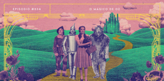 Da esquerda para direita, Espantalho, Homem de Lata, Dorothy (com Totó no colo) e Leão Covarde caminhando na estrada de tijolos amarelos. O cenário possui várias colunas, na onde se vê ao fundo a Cidade das Esmeraldas. Toda a composição é trabalhada nas cores verde-menta, rosa, roxo escuro, bege e amarelo, trazendo texturas que remetem a materiais impressos. Há ainda, nas laterais inferiores, ilustrações de flores de papoula. A imagem possui margem linear amarela, com detalhes em Art Déco. Na parte superior, na mesma cor, há o letreiro “Episódio #034 - O Mágico de Oz”, e, na inferior, os logos do podcast “Estação 21” e do site “Leitor Cabuloso”.