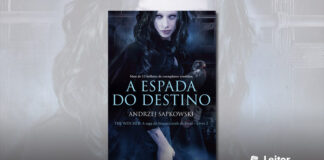 Capa do livro. Uma moça de pele bem clara, roupas escuras e cabelos longos e escuros, e olhos cor de violeta. Ela olha para frente, enquanto um gavião está pousado em seu braço esquerdo, no direito encontra-se parte de uma tatuagem quase toda coberta pela manga da roupa. Uma luz azulada se encontra em névoas na base do livro e um pouco atrás da pergonagem. Em primeiro plano, o título do livro, o nome do autor e os texto: "Mais de 15 milhões de exemplares vendidos". Abaixo o texto: THE WITCHER: A saga do bruxo Geralt de Rívia - Livro 2