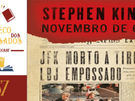 Vitrine do episódio do podcast Boteco dos Versados. Na esquerda tem uma coluna pequena vertical, com a logo do podcast no topo, a logo do Leitor Cabuloso no meio e o numeral 67 na base, indicando a numeração do podcast. A direita, em destaque, uma parte da capa do livro. No topo, sobre um fundo vermelho, está escrito em letras pretas o nome do autor "Stephe King" e abaixo do nome o título do livro "Novembro de 63". Na parte inferior, o recorte de uma matéria de jornal antigo traz a manchete "JFK morto à tiros, LBJ empossado". Abaixo da manchete, uma fotografia do ex-presidente americano John Kennedy ao lado da ex-primeira-dama Jacqueline, os dois estão em um automóvel conversível.