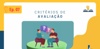 No lado superior esquerdo, tem o desenho de uma pessoa de perfil utilizando um fone e, ao lado, está escrito Ep. 07. No lado superior direito, tem a logo do Leitor Cabuloso, que é uma mão com o punho fechado saindo de um livro aberto. No centro da imagem, há o título do episódio (Critérios de Acaliação) e, mais abaixo, tem uma ilustração de duas pessoas sentadas em cadeiras, uma frente a outra conversando, uma de braços cruzados e a outra não, sob um chão verde, em um fundo verde escuro, um balão de dialogo saí de cada uma, com uma interrogação em ambos. No lado inferior direito tem a logo da Super Liga de Resenhistas que são as iniciais SLR, mas, o L está mais acima, pois, no lugar dele, tem a ponta de uma caneta tinteiro.